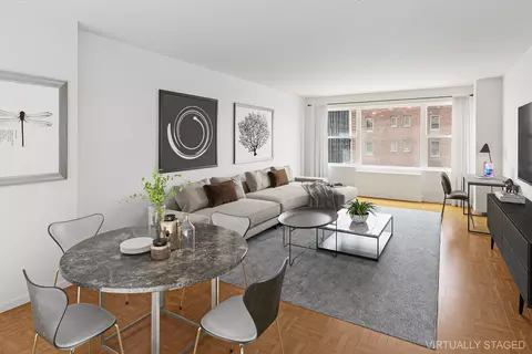 77 W 55th St #7F, New York, NY 10019