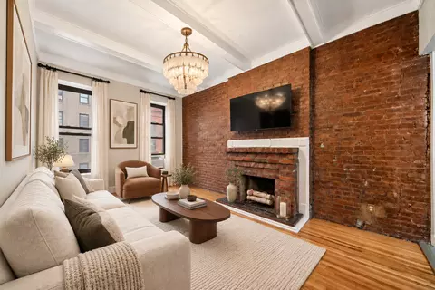 132 W 71st St #7, New York, NY 10023