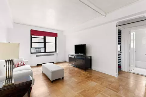 349 E 49th St #5K, New York, NY 10017