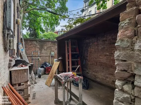 Exterior - 331 Vanderbilt Ave, Brooklyn, NY 11205 photo 1 of 3