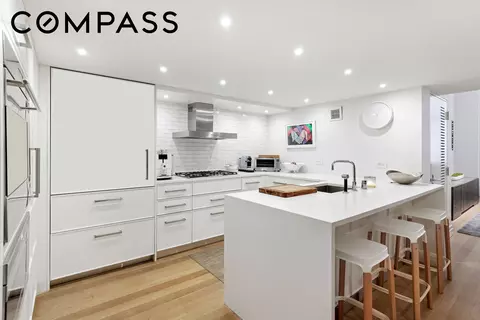421 Hudson St #221, New York, NY 10014