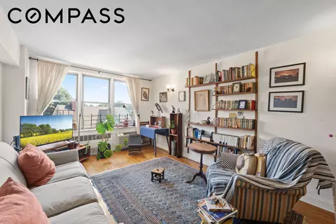 Living - 415 Argyle Rd #5E, Brooklyn, NY 11218 photo 2 of 2