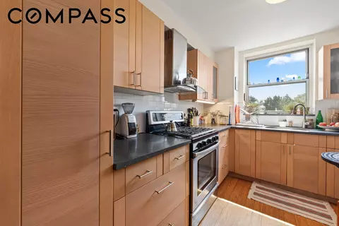 Kitchen - 415 Argyle Rd #5E, Brooklyn, NY 11218 photo 1 of 2