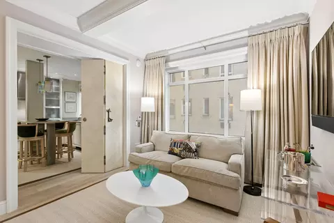 930 5th Ave #3J, New York, NY 10021