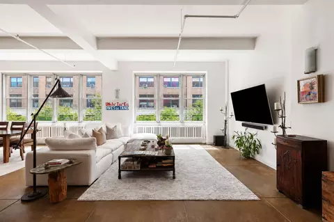 335 W 38th St #3, New York, NY 10018