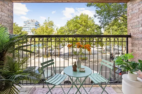 198 E 21st St #2A, Brooklyn, NY 11226