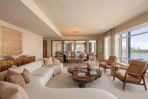555 W 22nd St #20AB, New York, NY 10011