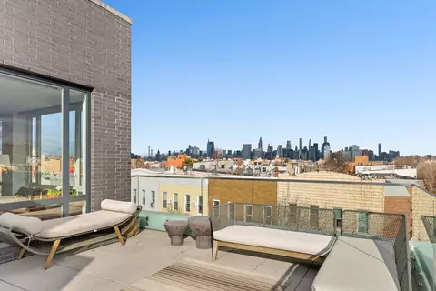 247 Driggs Ave #PHB, Brooklyn, NY 11222