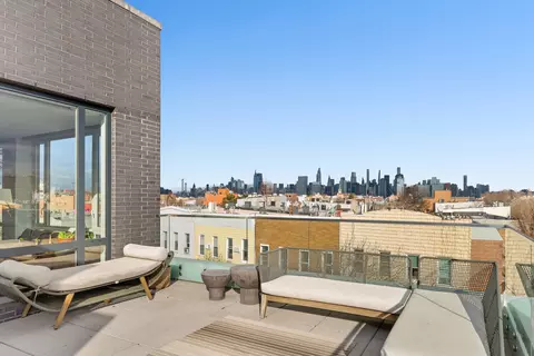 247 Driggs Ave #PHB, Brooklyn, NY 11222