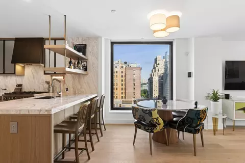 214 W 72nd St #12, New York, NY 10023