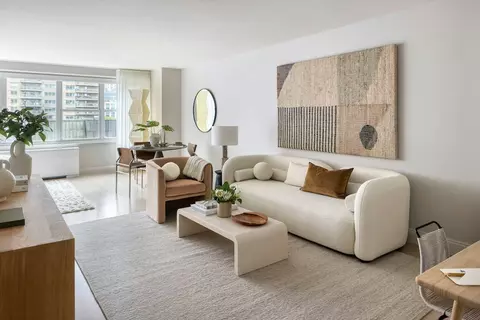 155 W 68th St #1610, New York, NY 10023