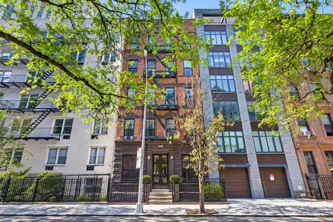 316 W 47th St #4F, New York, NY 10036