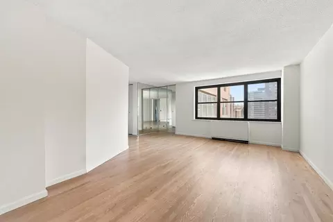 200 E 24th St #1801, New York, NY 10010