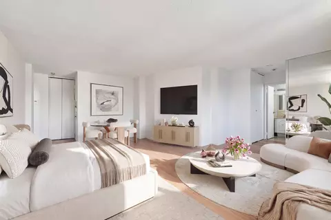 200 E 24th St #1801, New York, NY 10010