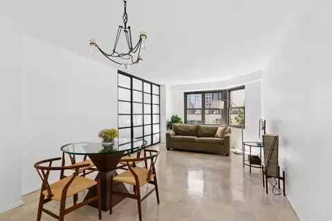 220 E 57th St #14B, New York, NY 10022
