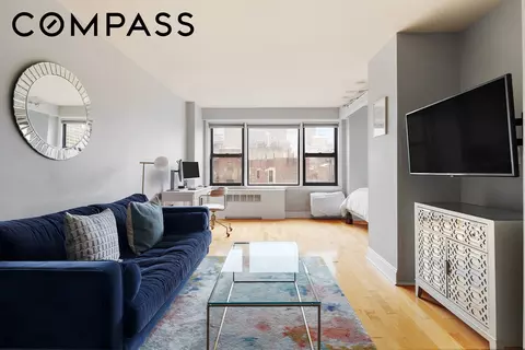 245 E 24th St #9B, New York, NY 10010
