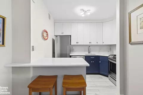 Kitchen - 300 E 40th St #19V, New York, NY 10016 photo 1 of 1