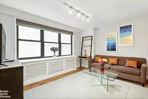 330 3rd Ave #5L, New York, NY 10010