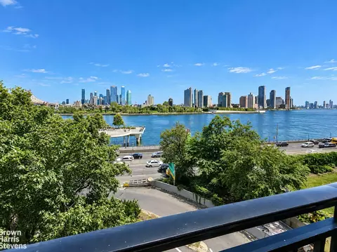 60 Sutton Pl S #5CS, New York, NY 10022