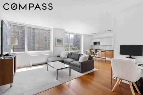 100 Riverside Blvd #6A, New York, NY 10069