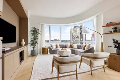 515 W 18th St #1701, New York, NY 10011