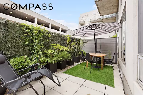 214 N 11th St #1F, Brooklyn, NY 11211