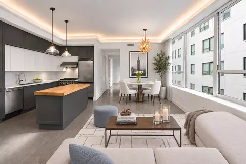416 W 52nd St #305, New York, NY 10019