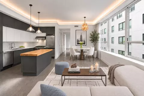 416 W 52nd St #305, New York, NY 10019