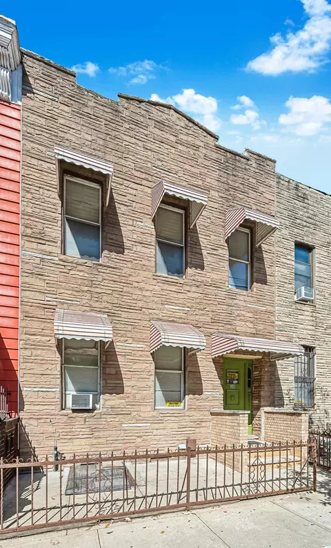 35 Melrose St, Brooklyn, NY 11206