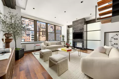 345 W 13th St #PHB, New York, NY 10014