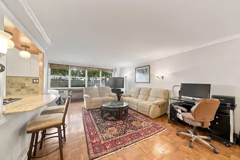310 E 70th St #1-K, New York, NY 10021