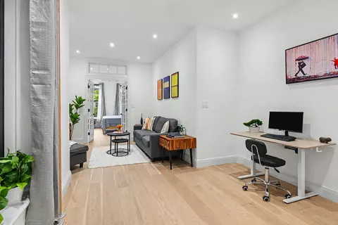 514 E 82nd St #3W, New York, NY 10028