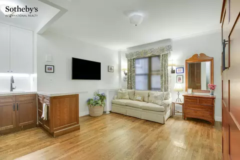 160 E 91st St #3B, New York, NY 10128