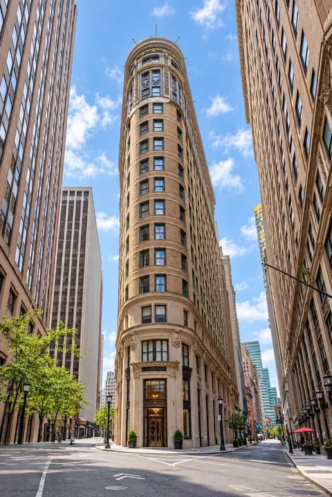 1 Wall Street Ct #605, New York, NY 10005