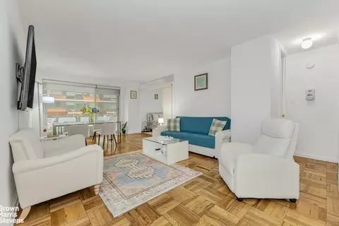 300 E 40th St #16K, New York, NY 10016