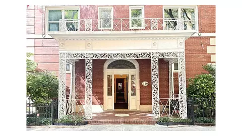 310 W 55th St #4B, New York, NY 10019