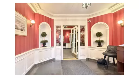 310 W 55th St #4B, New York, NY 10019