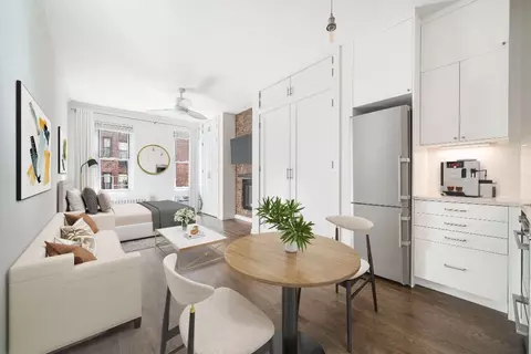 238 E 84th St #3B, New York, NY 10028