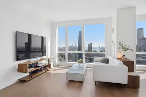 460 W 42nd St #PH3F, New York, NY 10036