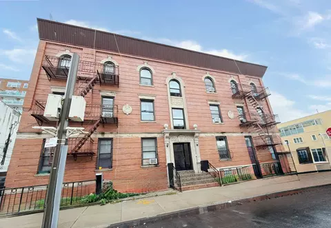 215 Bay 23rd St #2A, Brooklyn, NY 11214