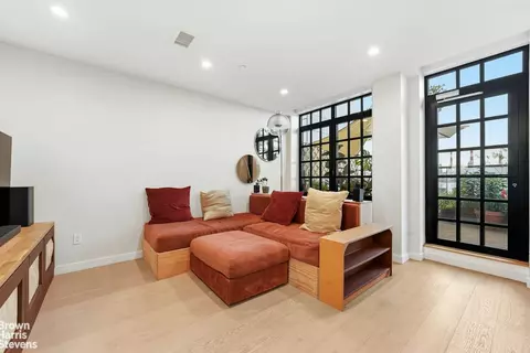 37-28 30th St #7B, Long Island City, NY 11101