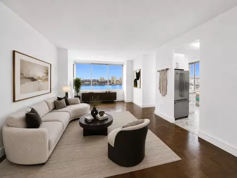 200 Riverside Blvd #7-AA, New York, NY 10069