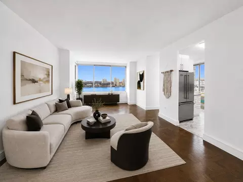 200 Riverside Blvd #7-AA, New York, NY 10069