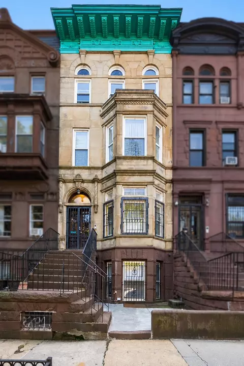 364 Macon St, Brooklyn, NY 11233