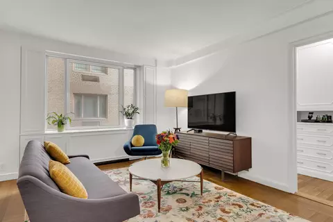 930 5th Ave #9J, New York, NY 10021