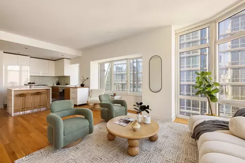 555 W 59th St #17B, New York, NY 10019