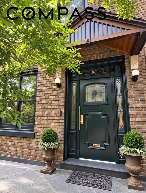 162 Crown St, Brooklyn, NY 11225