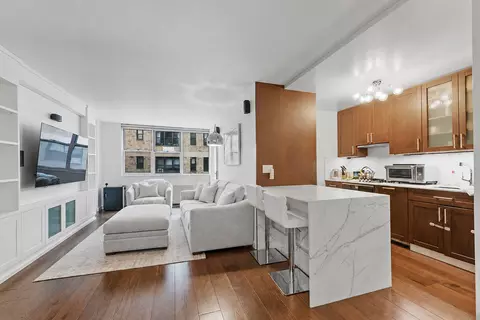 222 E 80th St #8G, New York, NY 10075