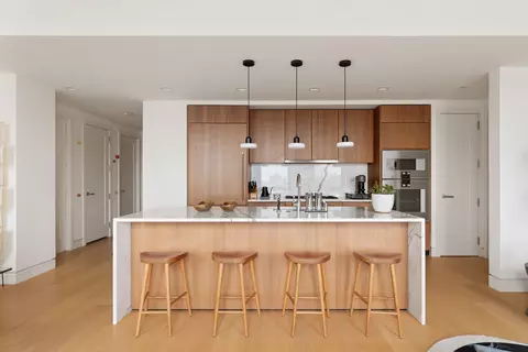 242 Broome St #11A, New York, NY 10002
