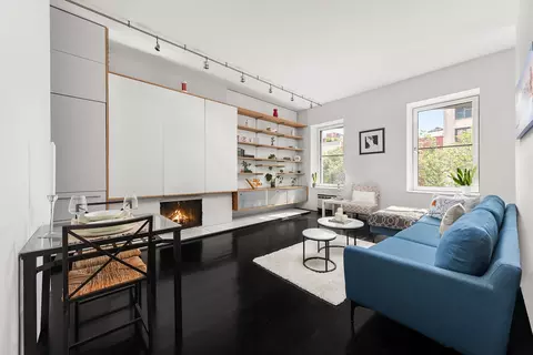 221 W 14th St #3A, New York, NY 10011